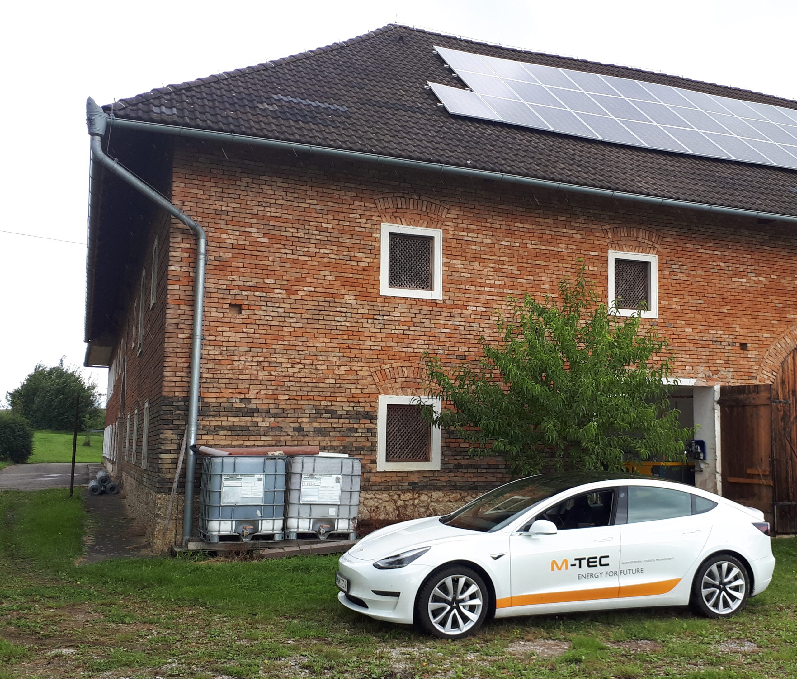 INTEGRIERTES ENERGIESYSTEM FÜR EINEN LANDWIRTSCHAFTLICHEN BETRIEB